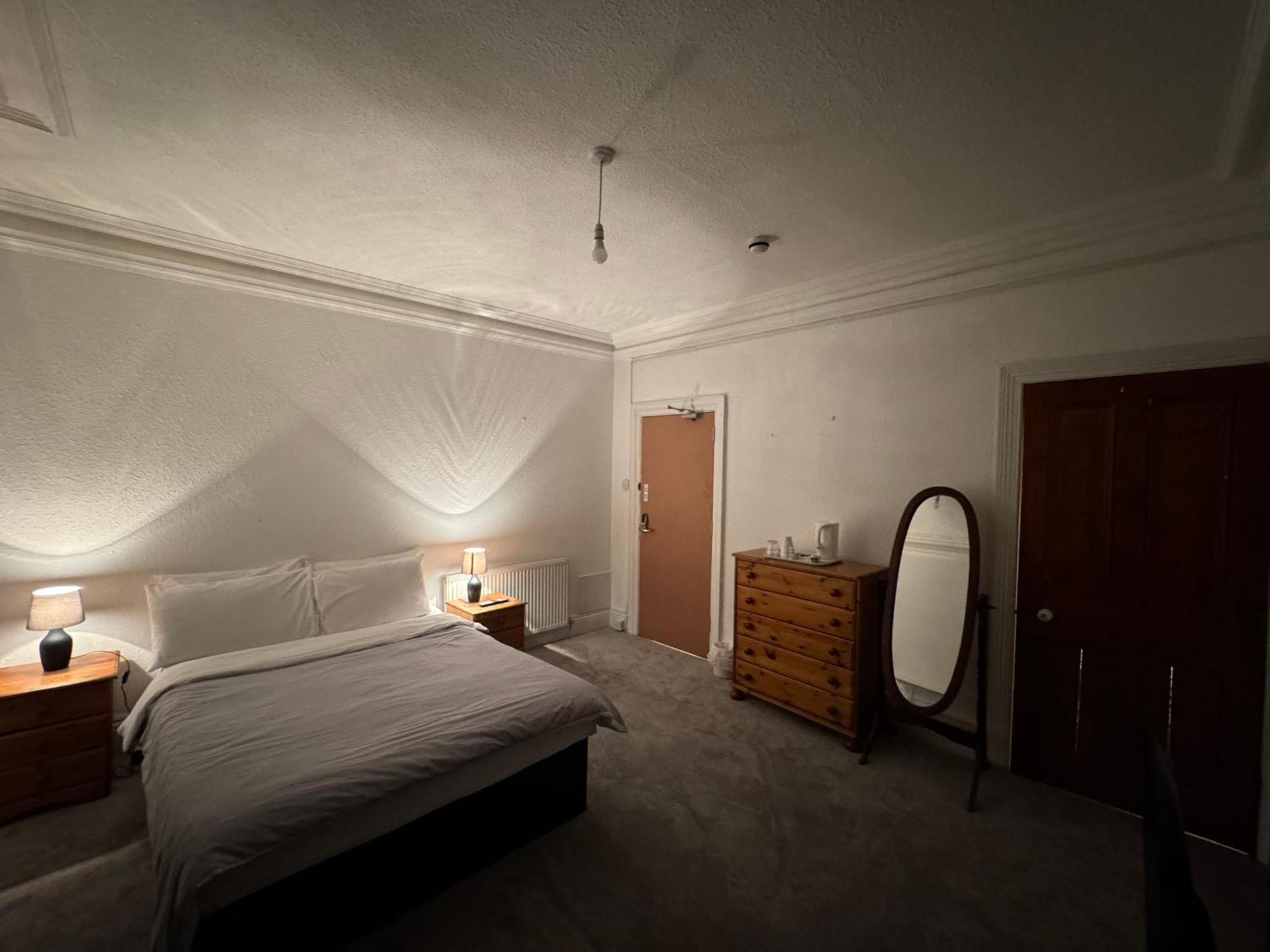 Guesthouse 24-7 The Old Knoll Guesthouse 纽波特 外观 照片